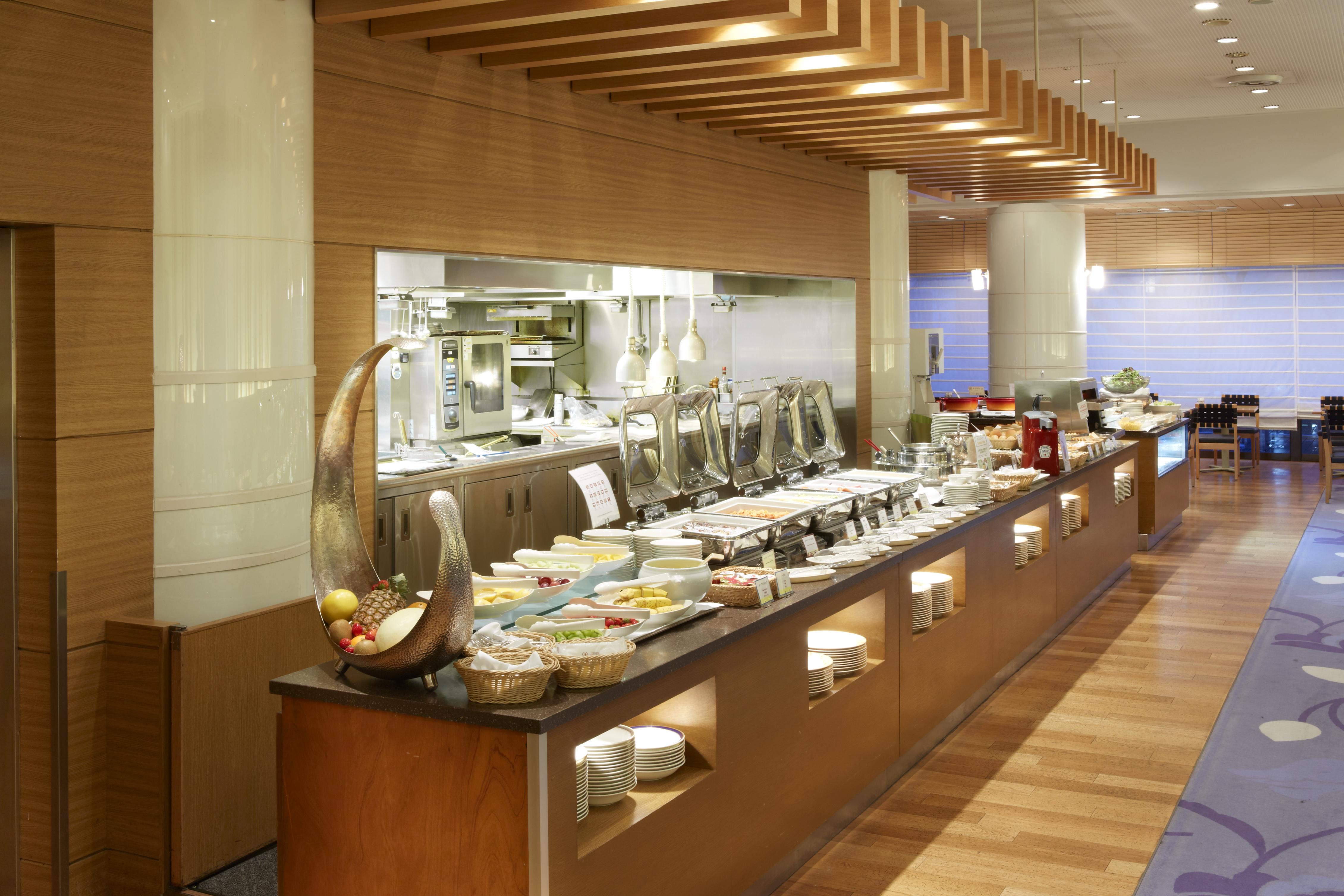 Grand Prince Hotel Takanawa Tokyo Exterior photo A buffet at a hotel