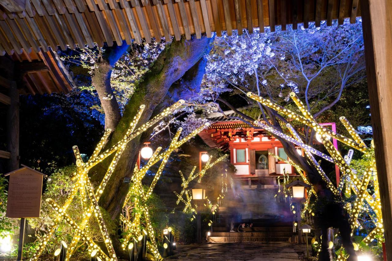 Grand Prince Hotel Takanawa Tokyo Exterior photo Illumination of the shrine