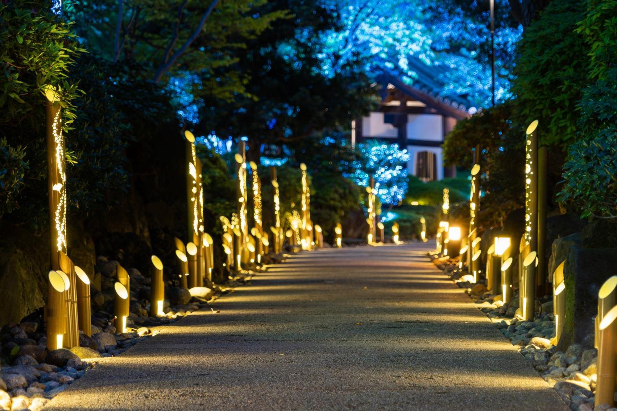 Grand Prince Hotel Takanawa Tokyo Exterior photo The illuminated path