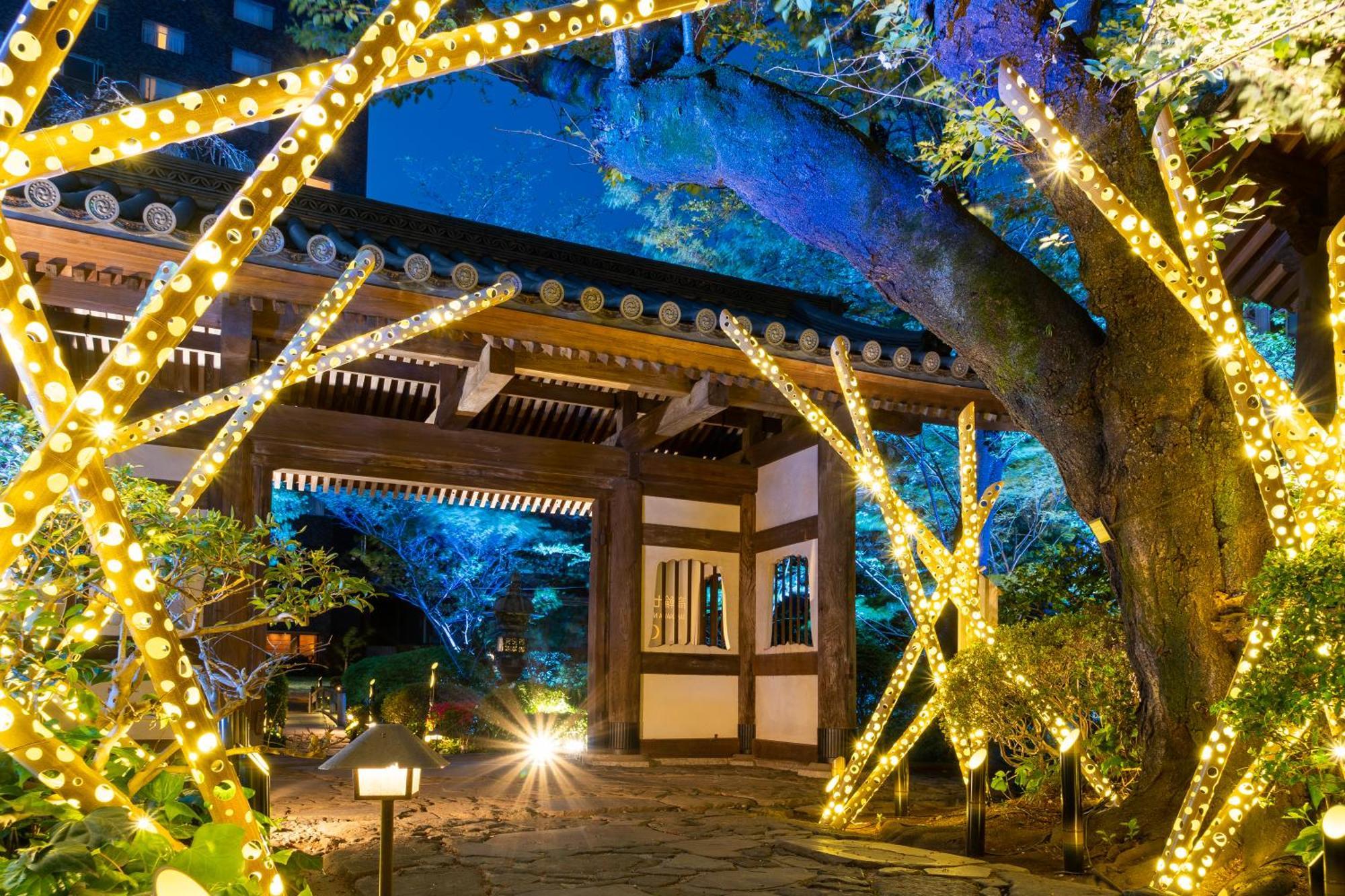 Grand Prince Hotel Takanawa Tokyo Exterior photo Illumination of the shrine